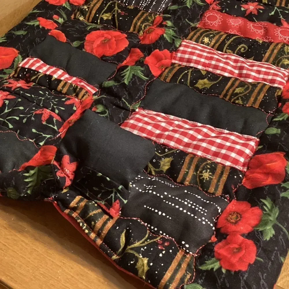 NWOT. Hand Crafted Quilted Toy Animal/Dolly Quilt